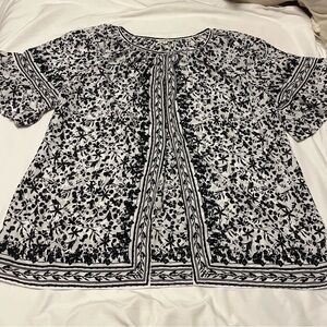 Max Studio Black and White Floral Blouse
